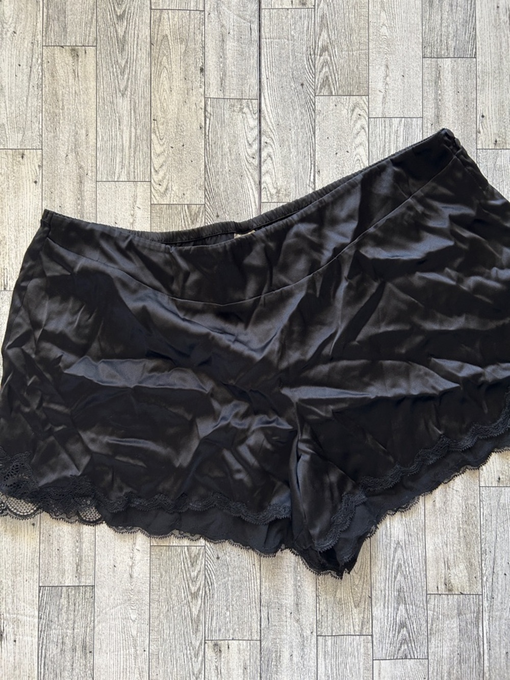 Soma Black Silk Lace-Trim Sleep Shorts size XL